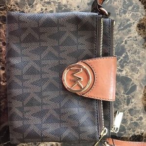 Micheal Kors crossbody